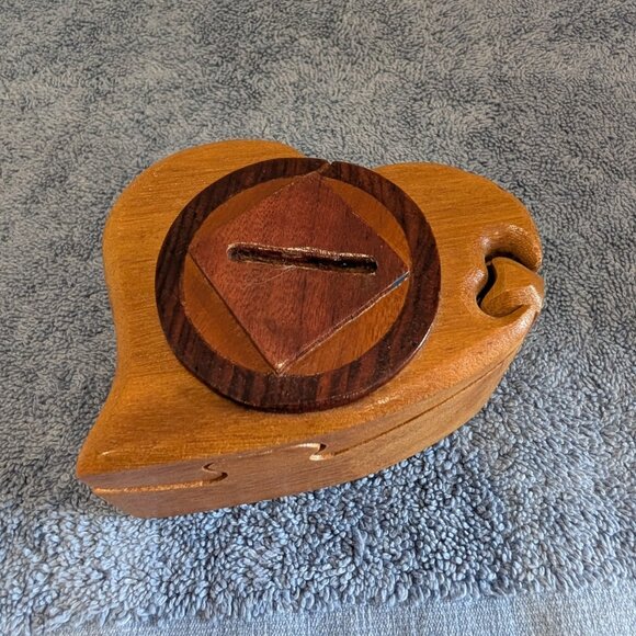 UNIQUE Heart Shaped Wood Carved Recovery Trinket Keepsake 4 Piece Puzzle Box - Picture 1 of 6